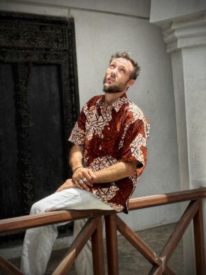 Choclate shirt size L